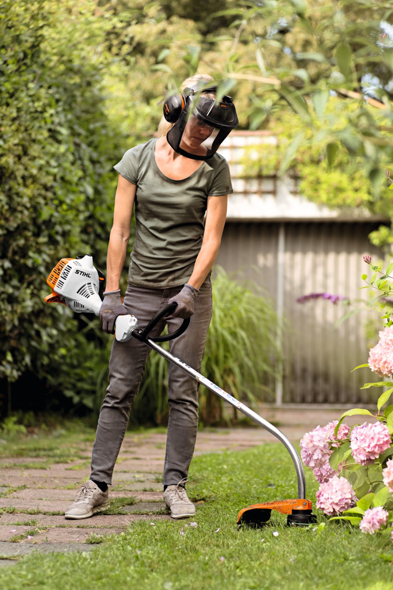 grass trimmer