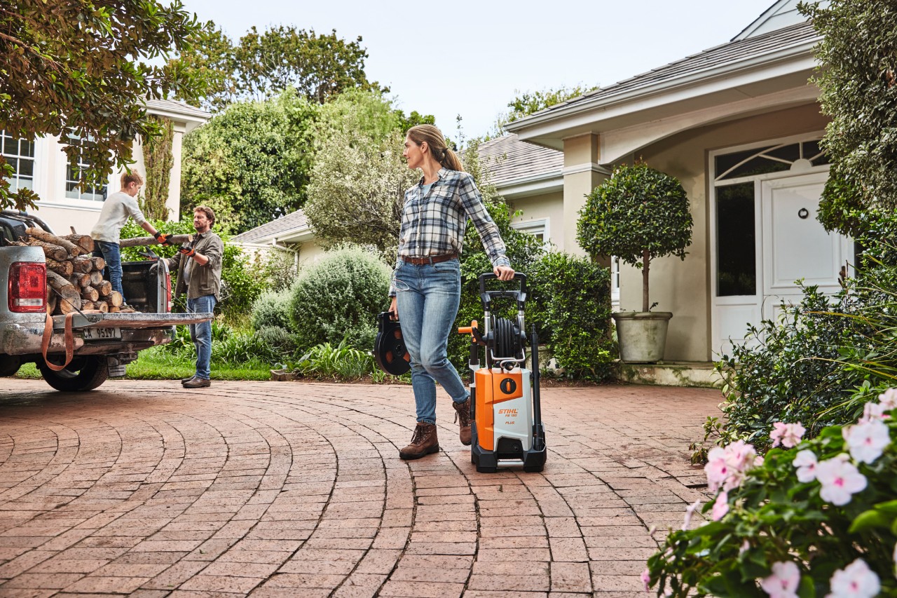 Uses of a pressure washer at garden and home